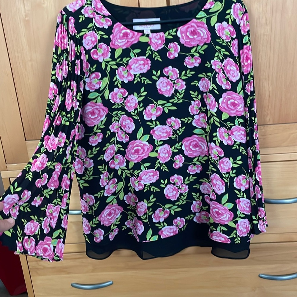 EUC Laurie Felt Ladies blouse